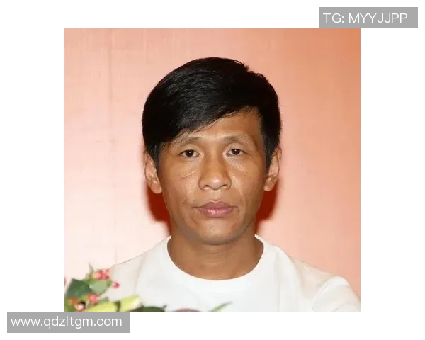 从贫民窟到绿茵场出身凄惨的足球明星逆袭人生的励志传奇