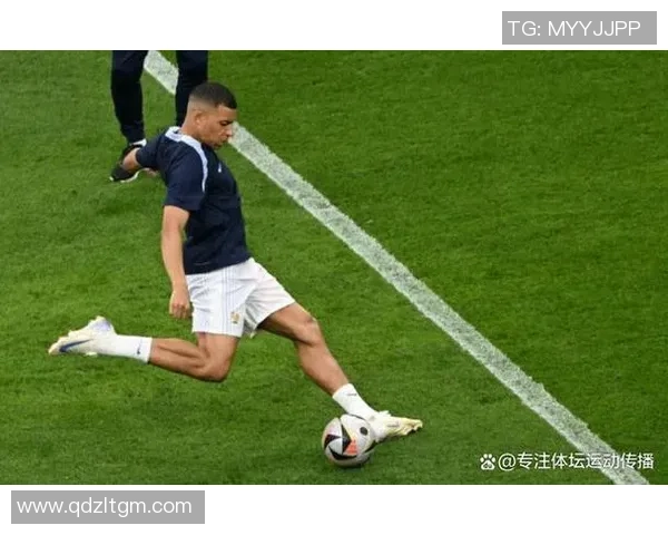 足球明星时尚穿搭解析展现球场外的独特魅力与个性风格